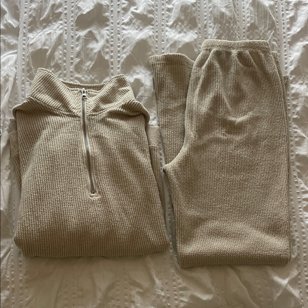 Beige Ribbed Knit Lounge Set - Picture 5 of 6